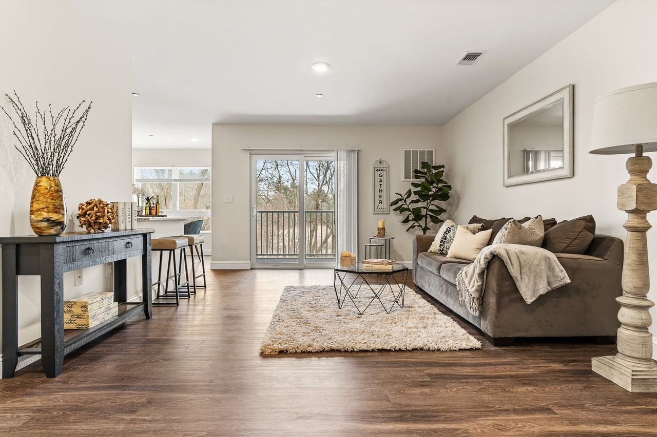 Beaver Brook Crossing Apartments - Photo 7 of 50