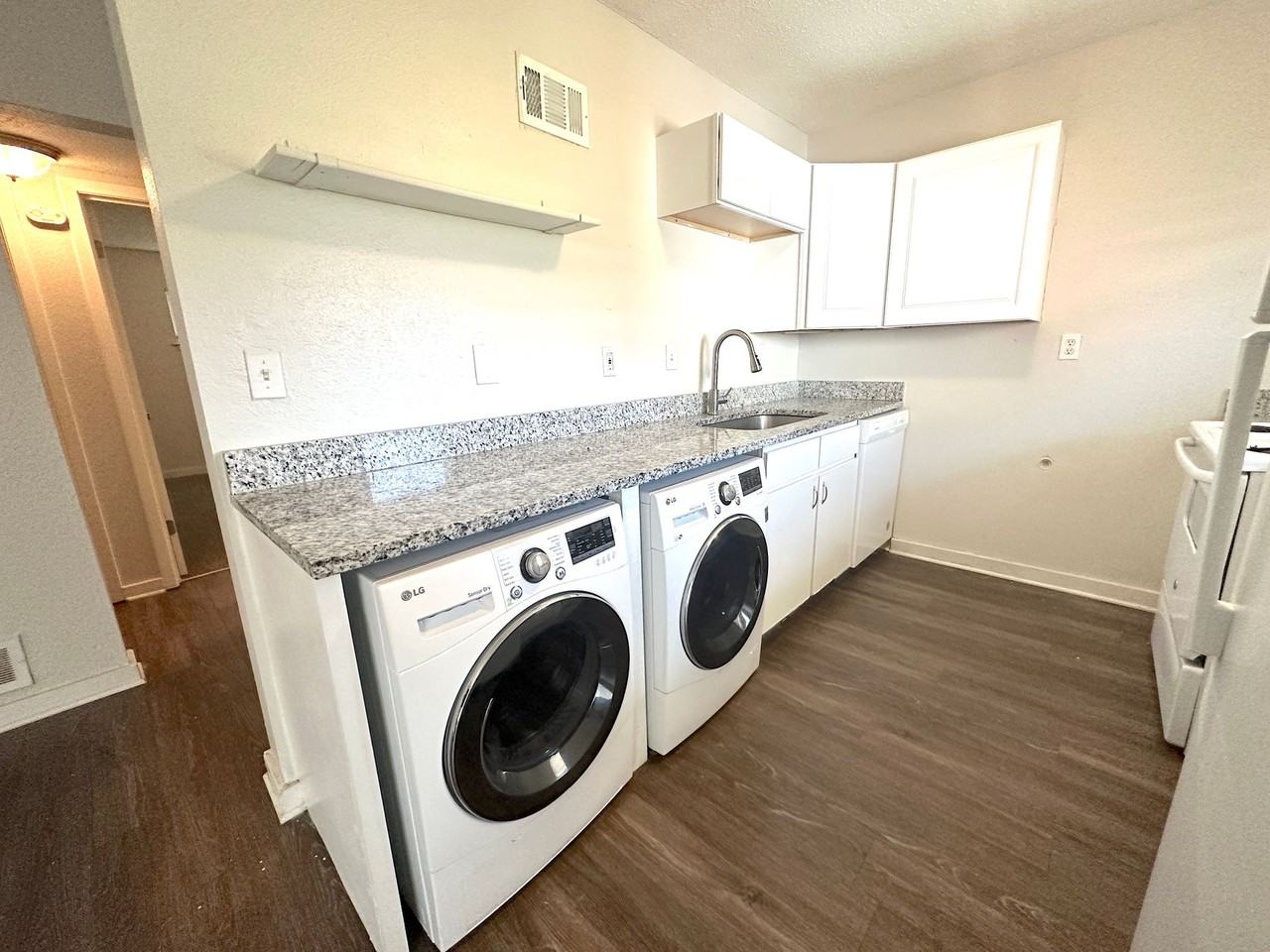 Belton Crossing Apartments - Photo 2 of 16