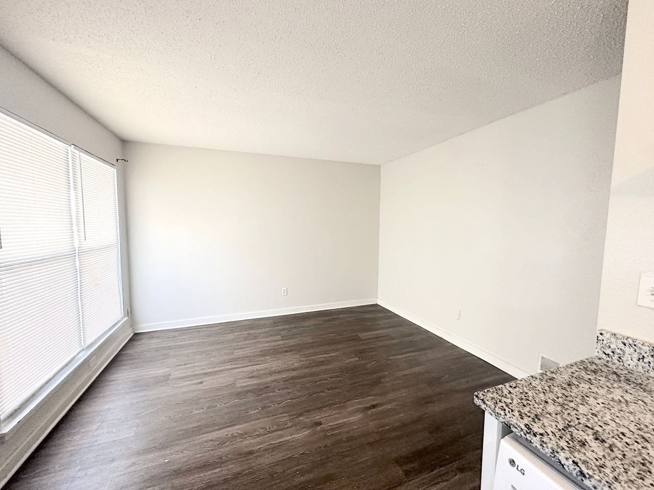 Belton Crossing Apartments - Photo 7 of 16