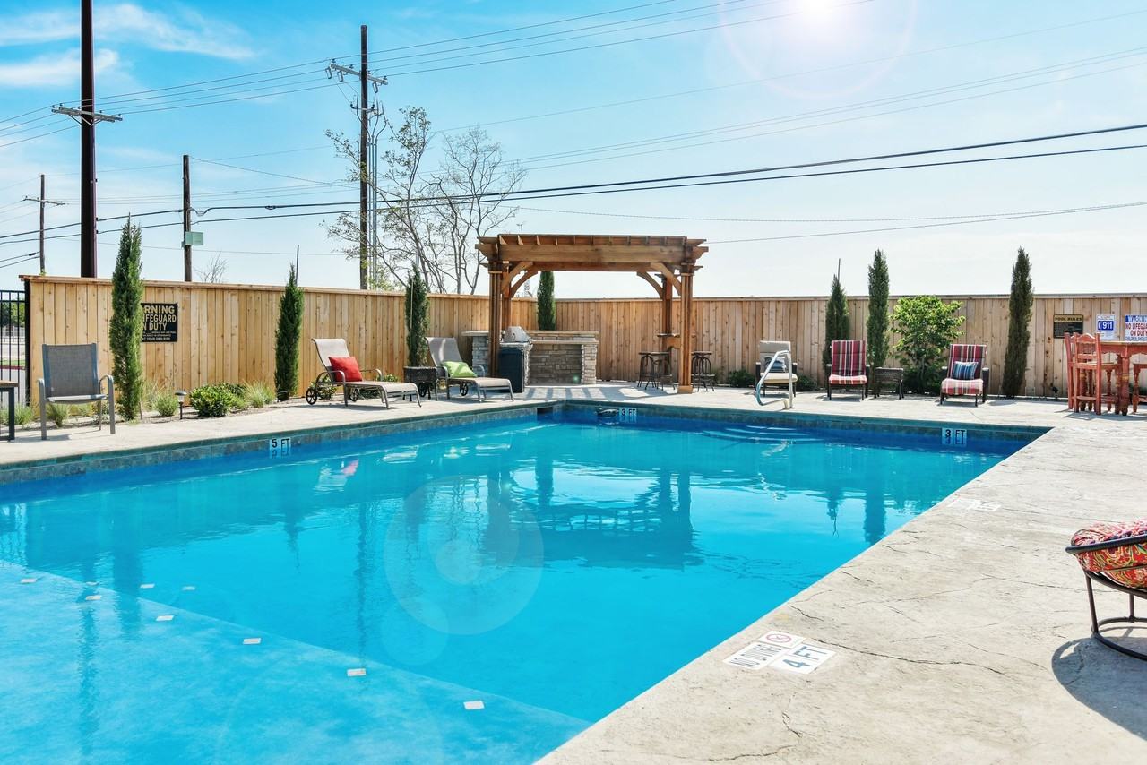 Brickstone Villas - Photo 2 of 10