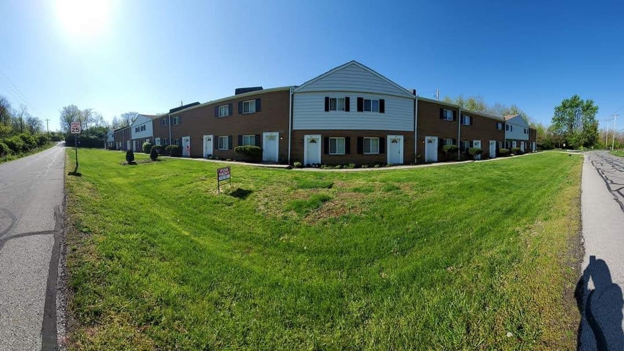 The Bend at Hayes - Photo 2 of 10