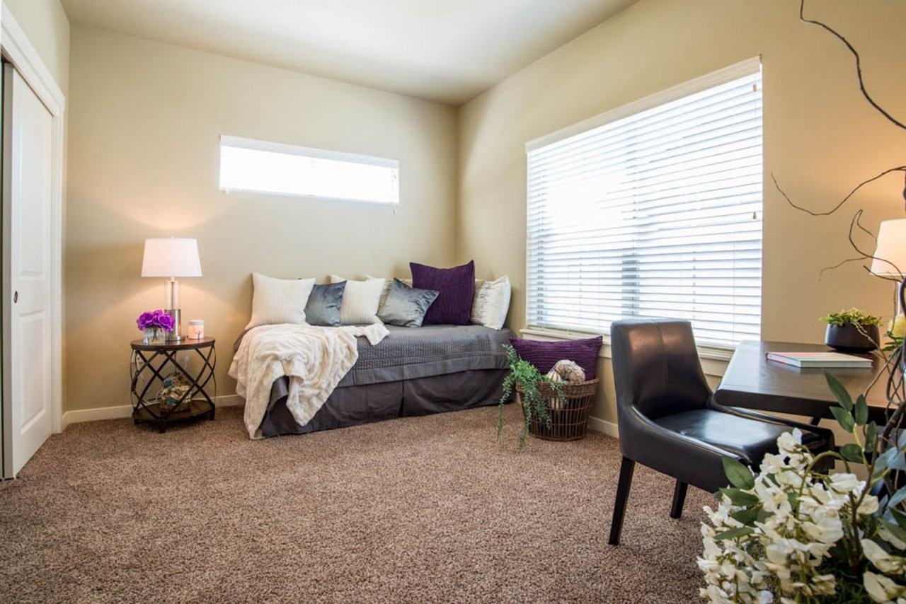 Retreat at Silvercloud - Photo 4 of 50