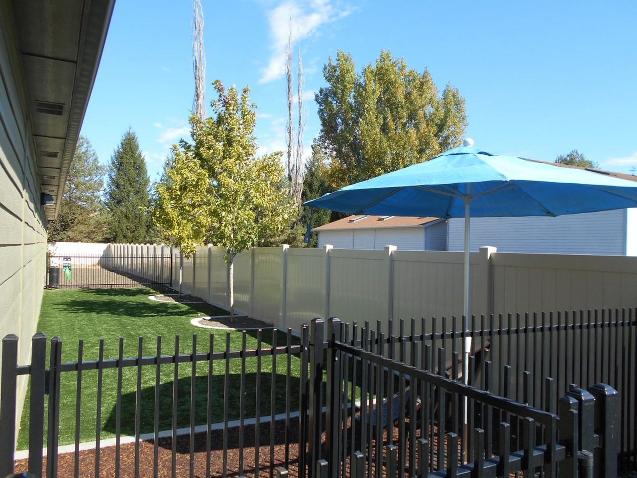 Retreat at Silvercloud - Photo 7 of 50