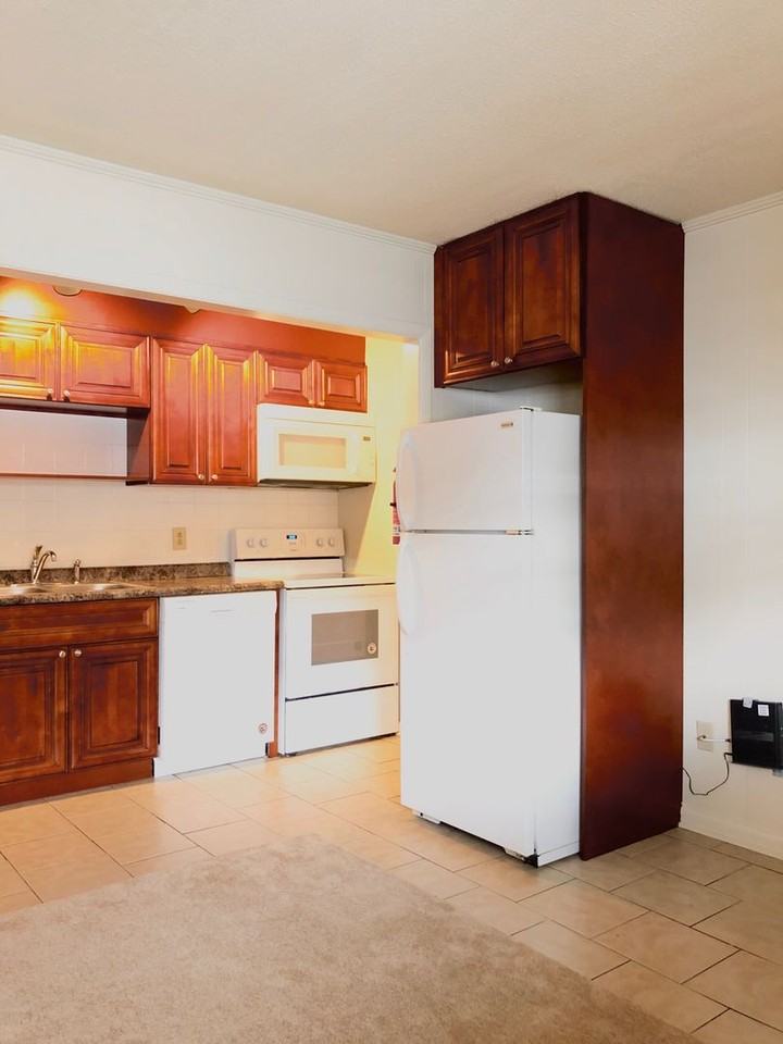 University Pointe Apartments - Photo 3 of 43