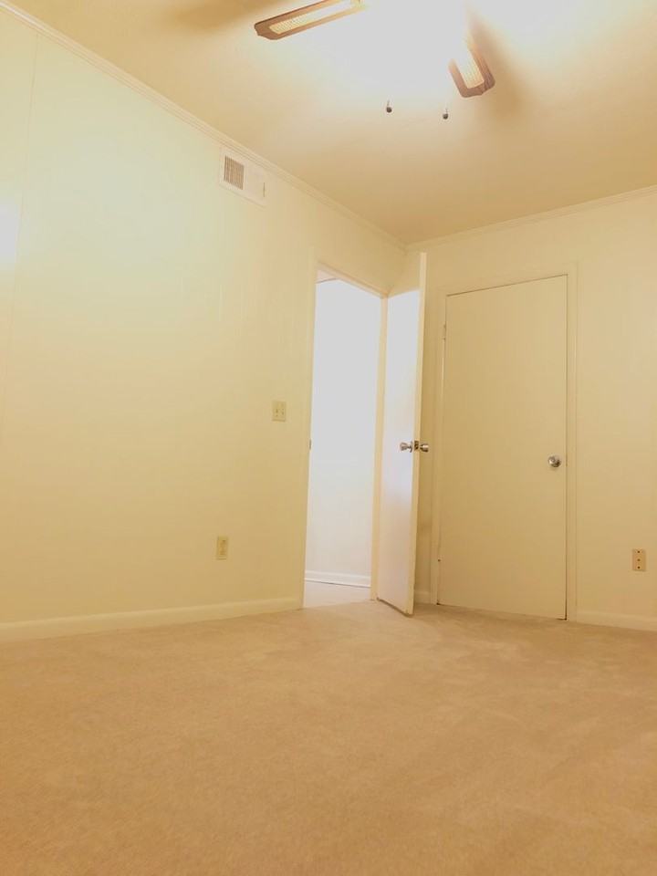 University Pointe Apartments - Photo 7 of 43