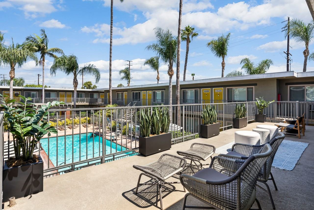 California Palms Apartments - Photo 7 of 41