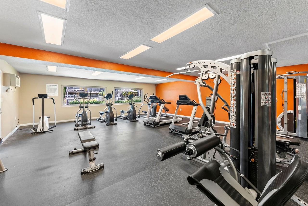 California Palms Apartments - Photo 4 of 29
