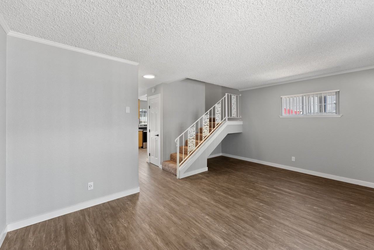 Villa Del Sol Apartments - Photo 5 of 33