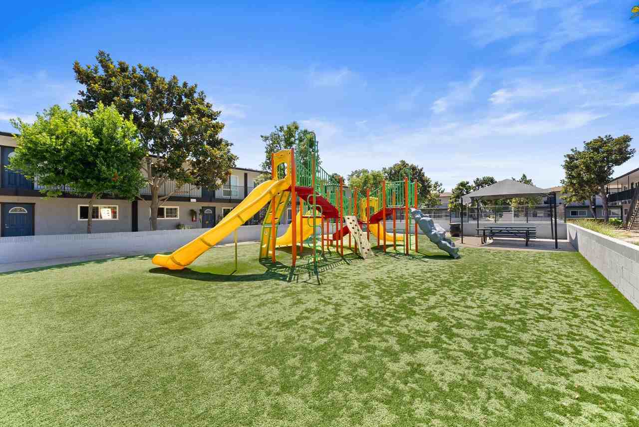 Villa Del Sol Apartments - Photo 4 of 25