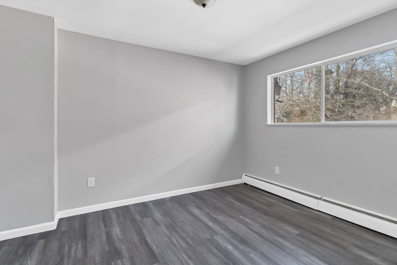 Dana Heights Apartments - Photo 6 of 16