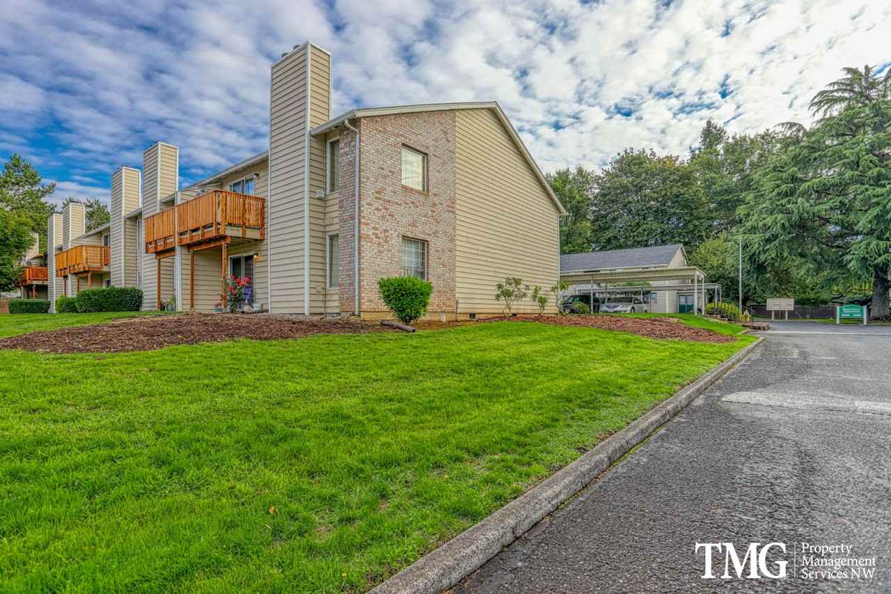 Royal Green Apartments - Photo 5 of 50