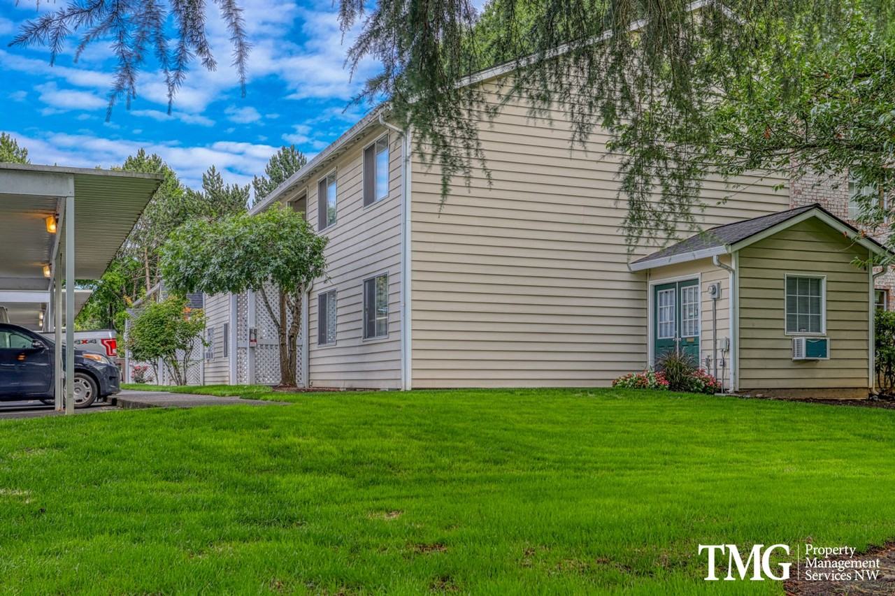 Royal Green Apartments - Photo 7 of 50