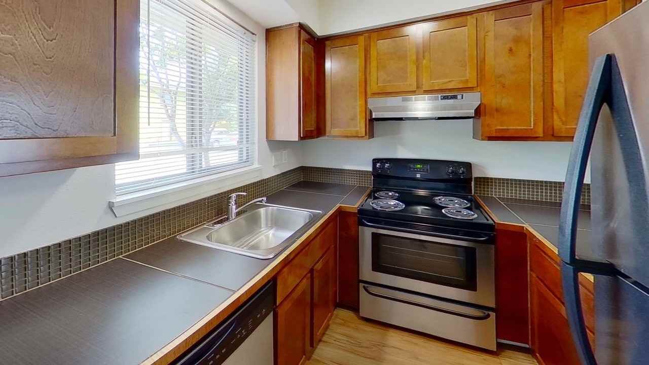 600 South First St - Photo 3 of 42