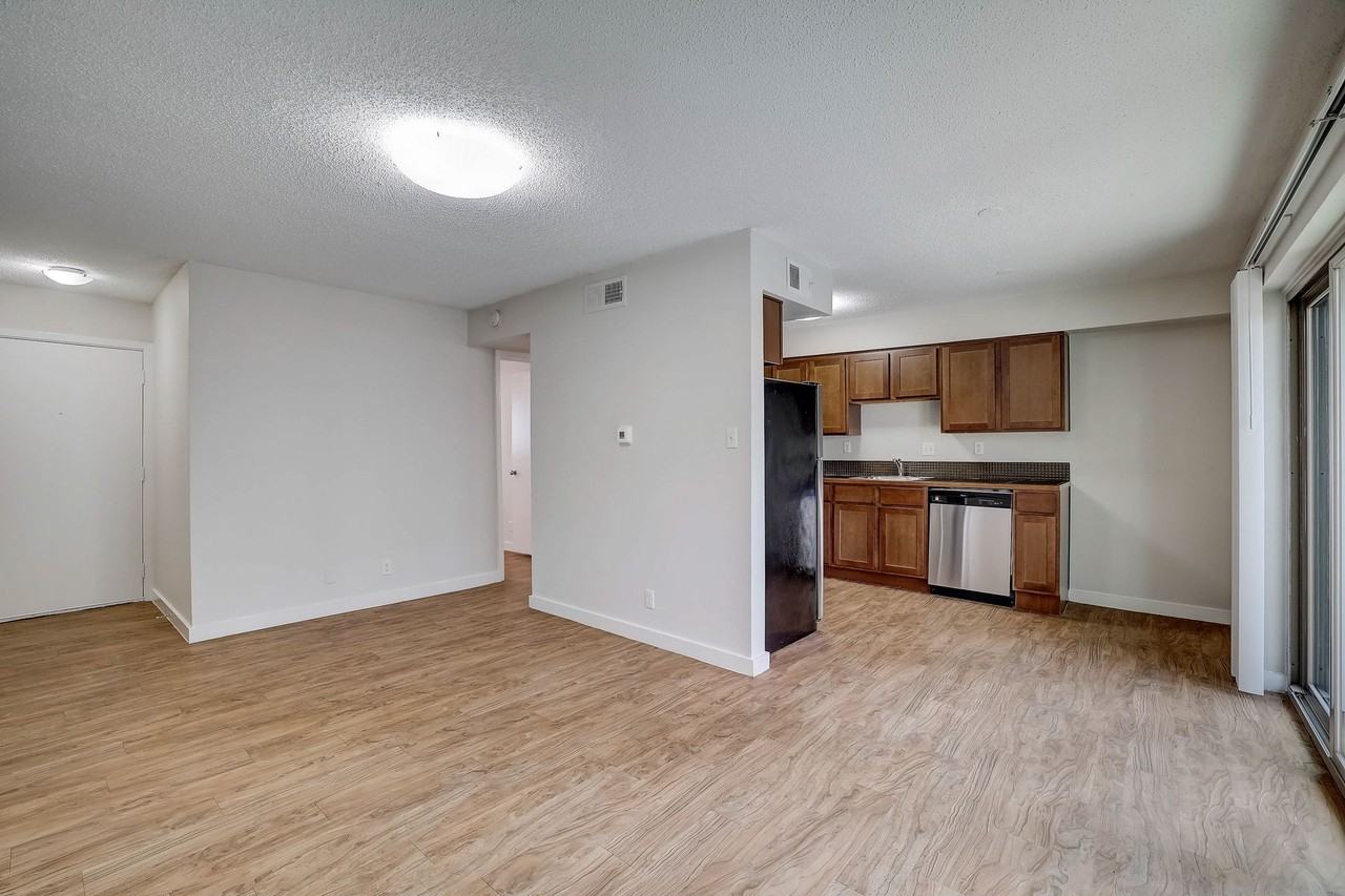 600 South First St - Photo 5 of 42