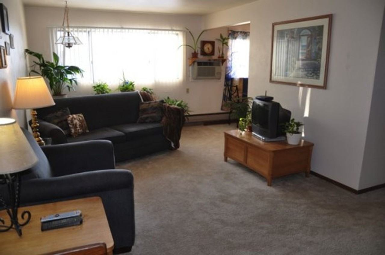 Commodore Apartments - Photo 2 of 12