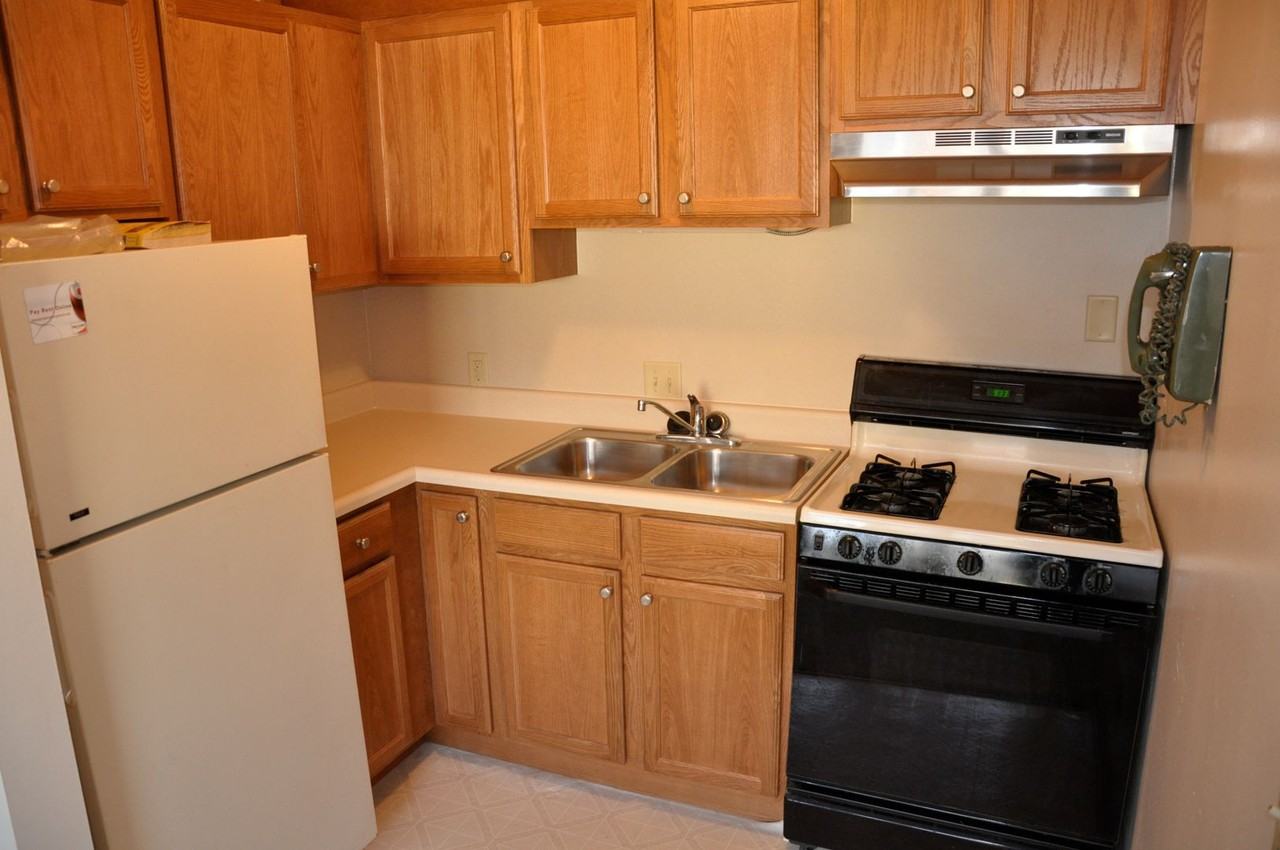 Parkway Apartments - Photo 3 of 16