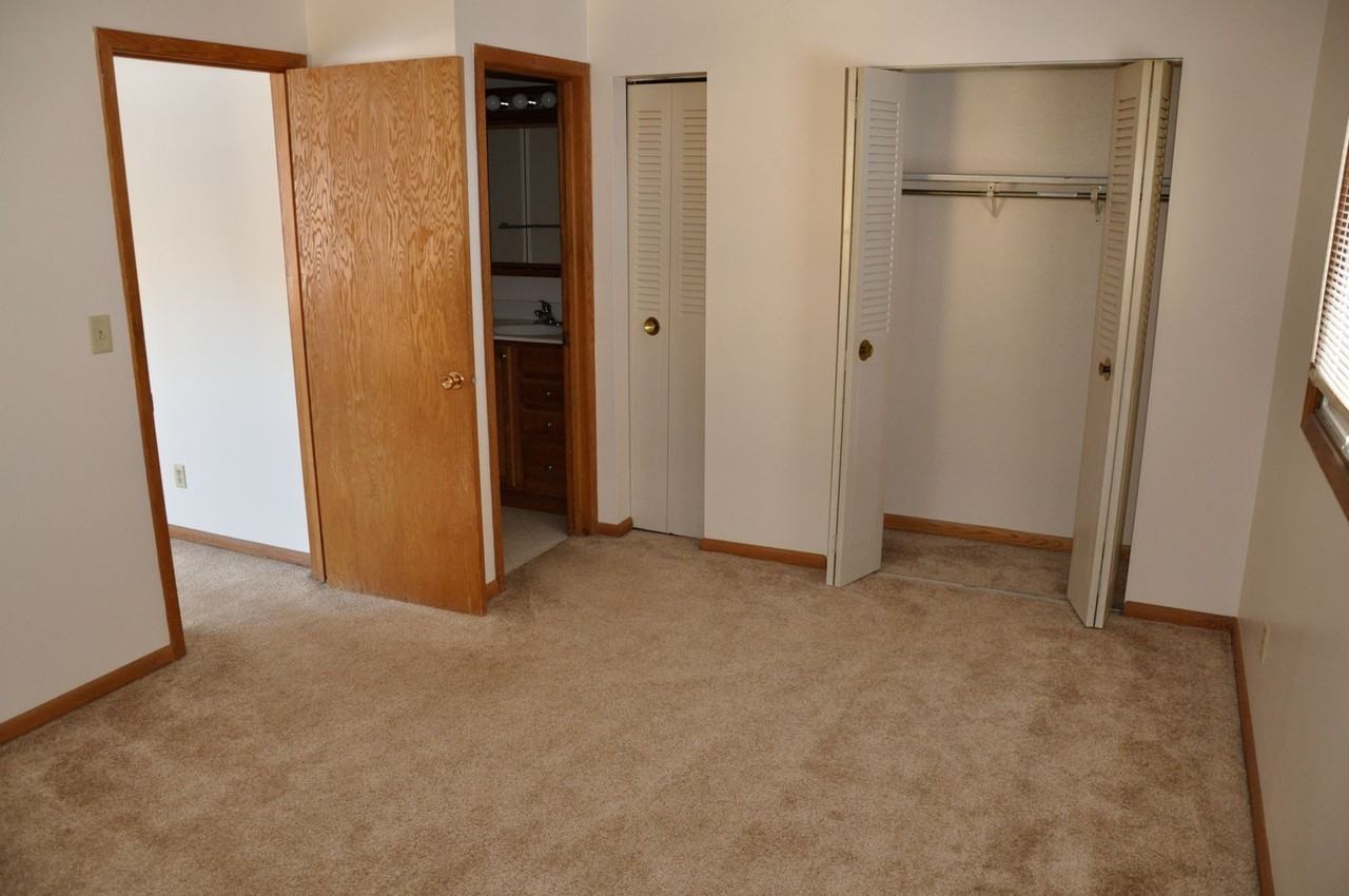 Parkway Apartments - Photo 6 of 16
