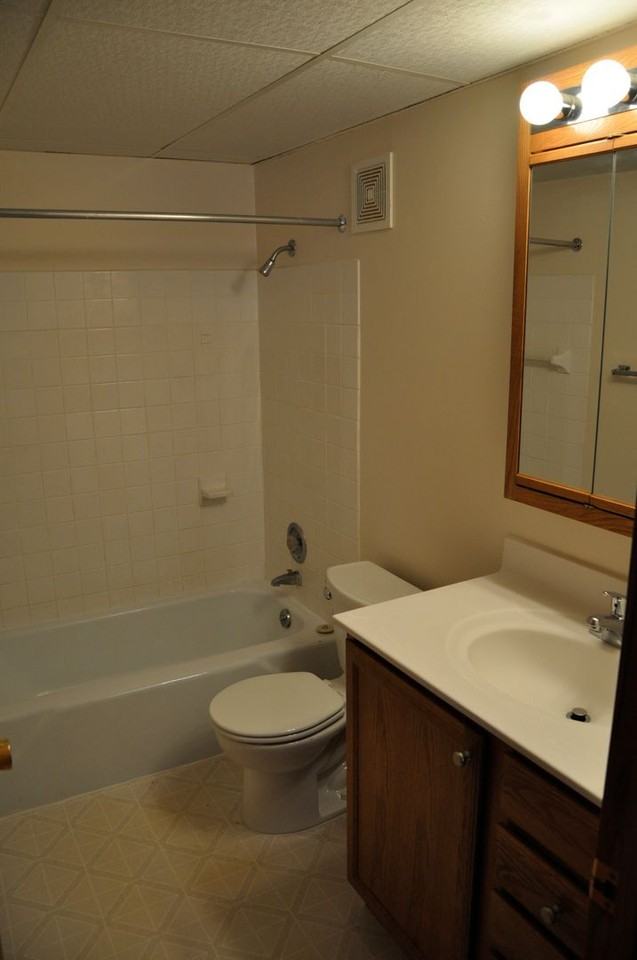 Parkway Apartments - Photo 7 of 16