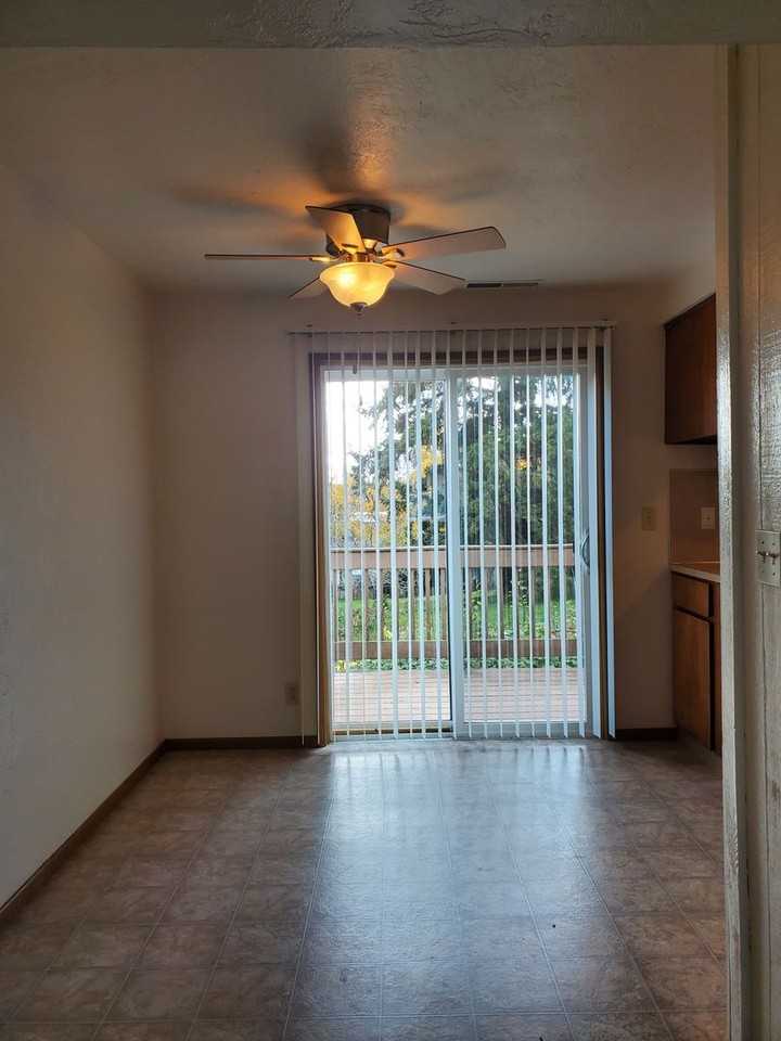 085-Applewood Apartments - Photo 2 of 15