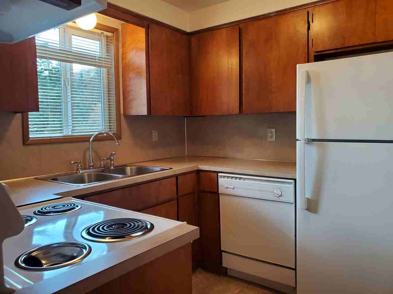 085-Applewood Apartments - Photo 3 of 15