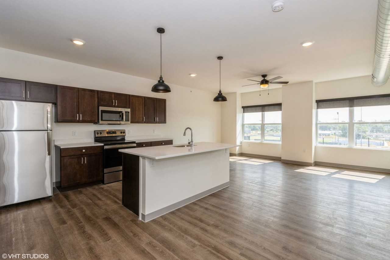 The Leo at the Hub Apartments 930 16th St Ne, Cedar Rapids, IA 52402