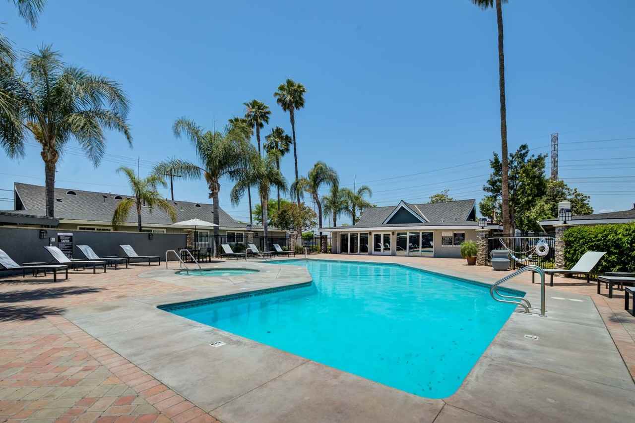 Lantern Bay Apartment Homes - Photo 5 of 26