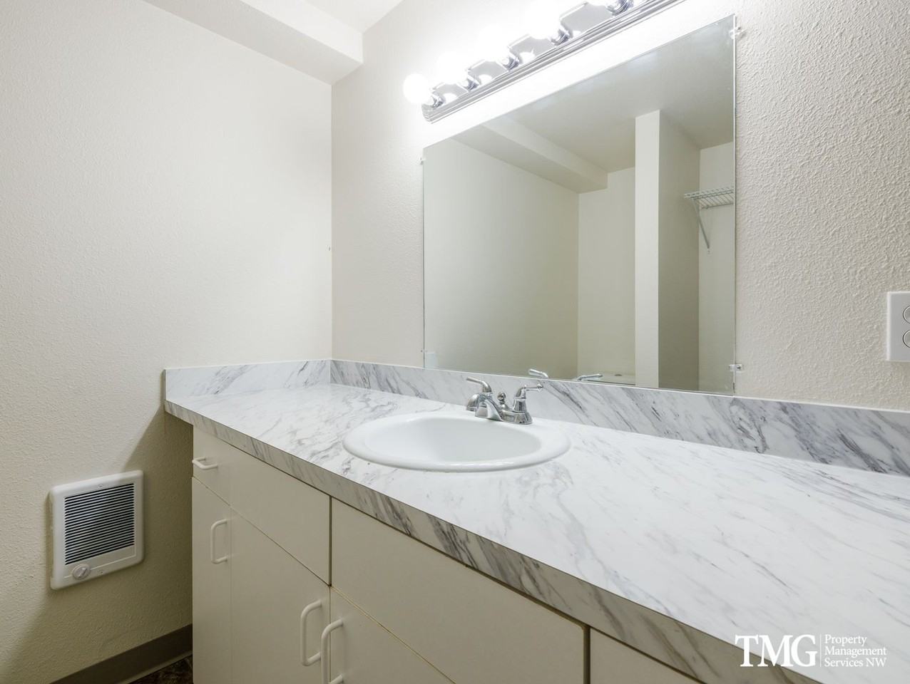 Camas House Apartments (CH) - Photo 6 of 13