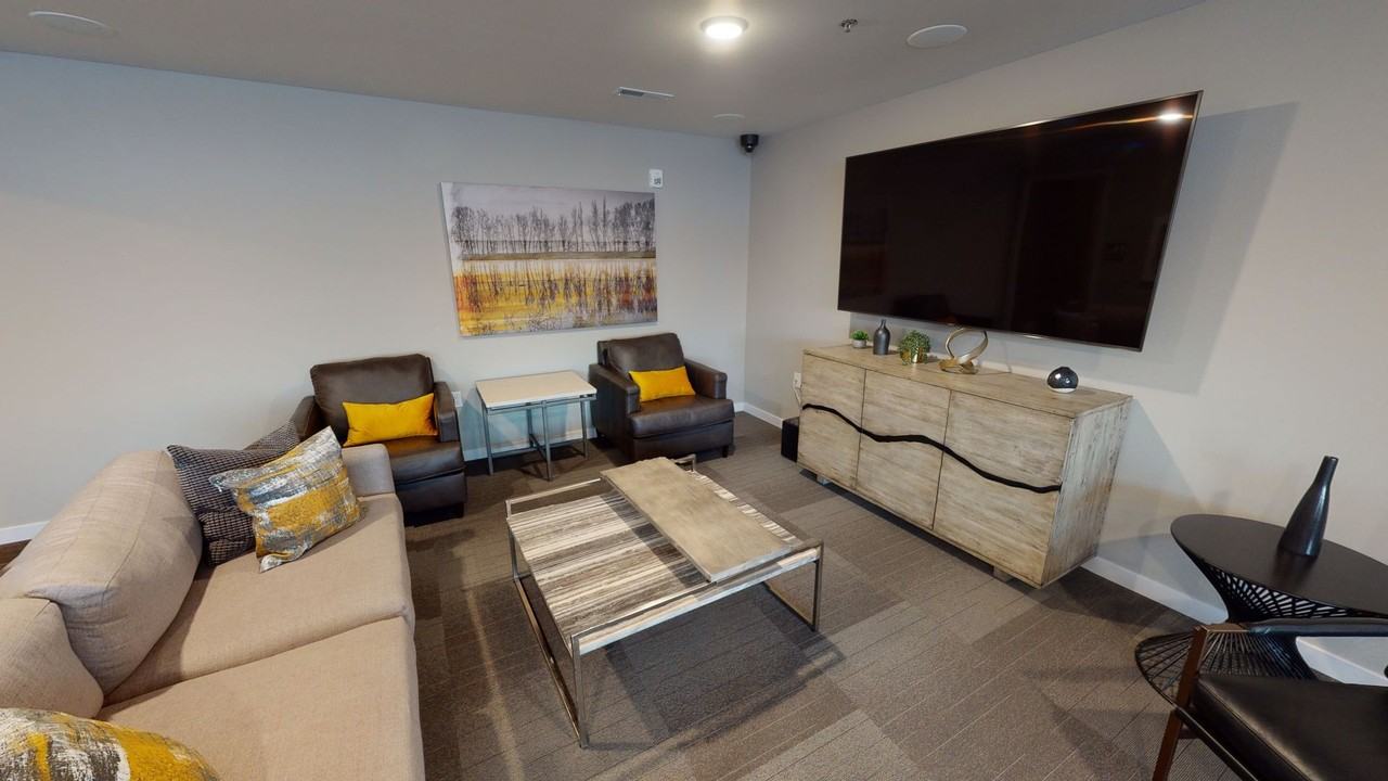 Hillcrest Heights Apartments - Photo 5 of 35