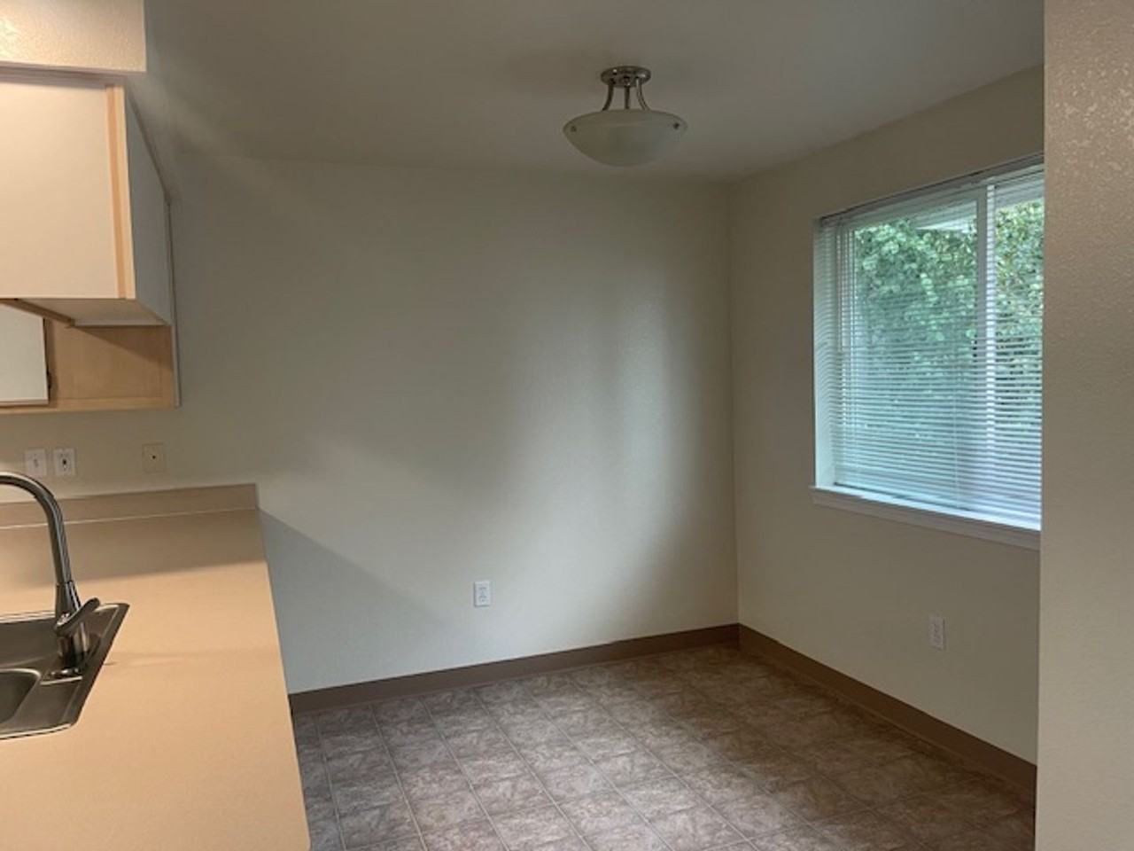 167-Triple Crown Apts - Photo 3 of 50