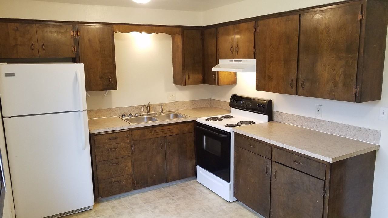 098-Westside Terrace Apartments - Photo 6 of 16