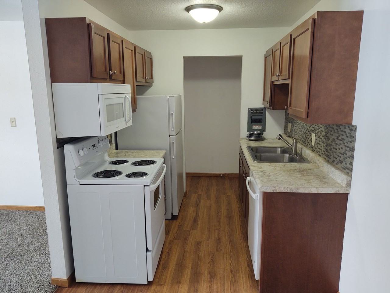 Village Court Apartments - Photo 5 of 18