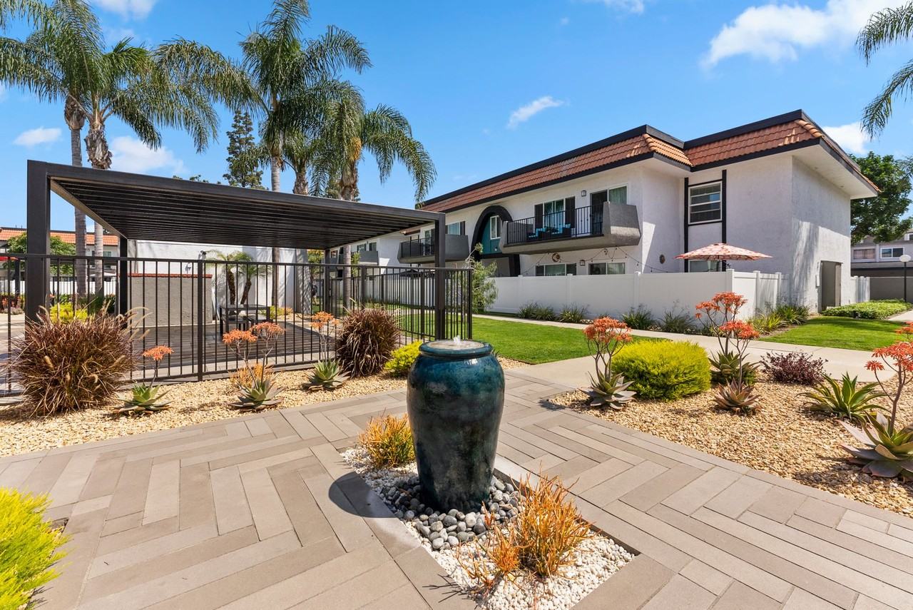 The Jackson - Photo 2 of 35