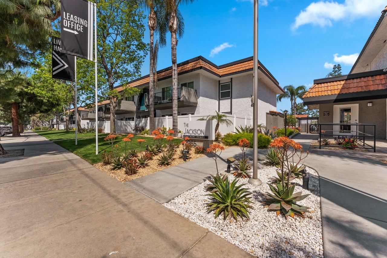 The Jackson - Photo 3 of 35