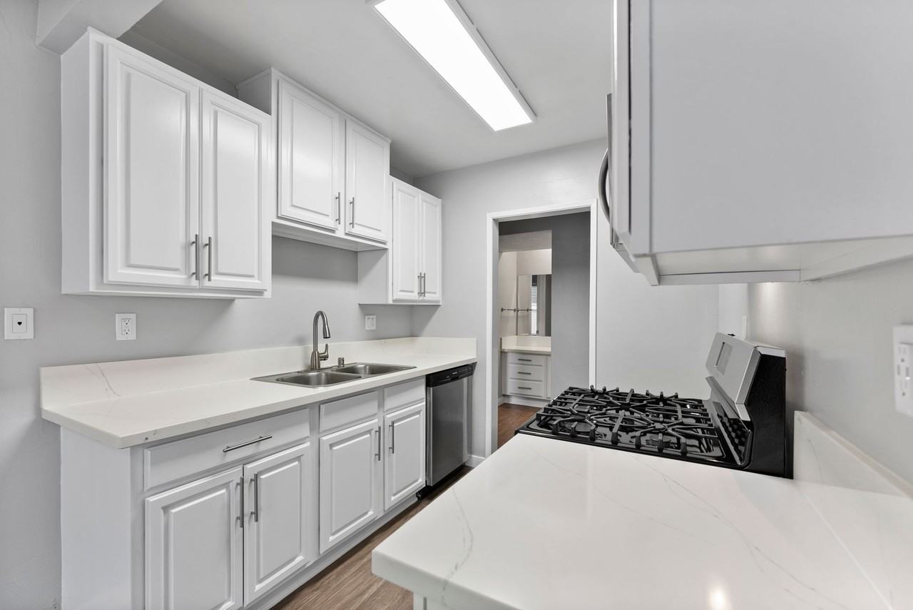 The Jackson - Photo 4 of 35