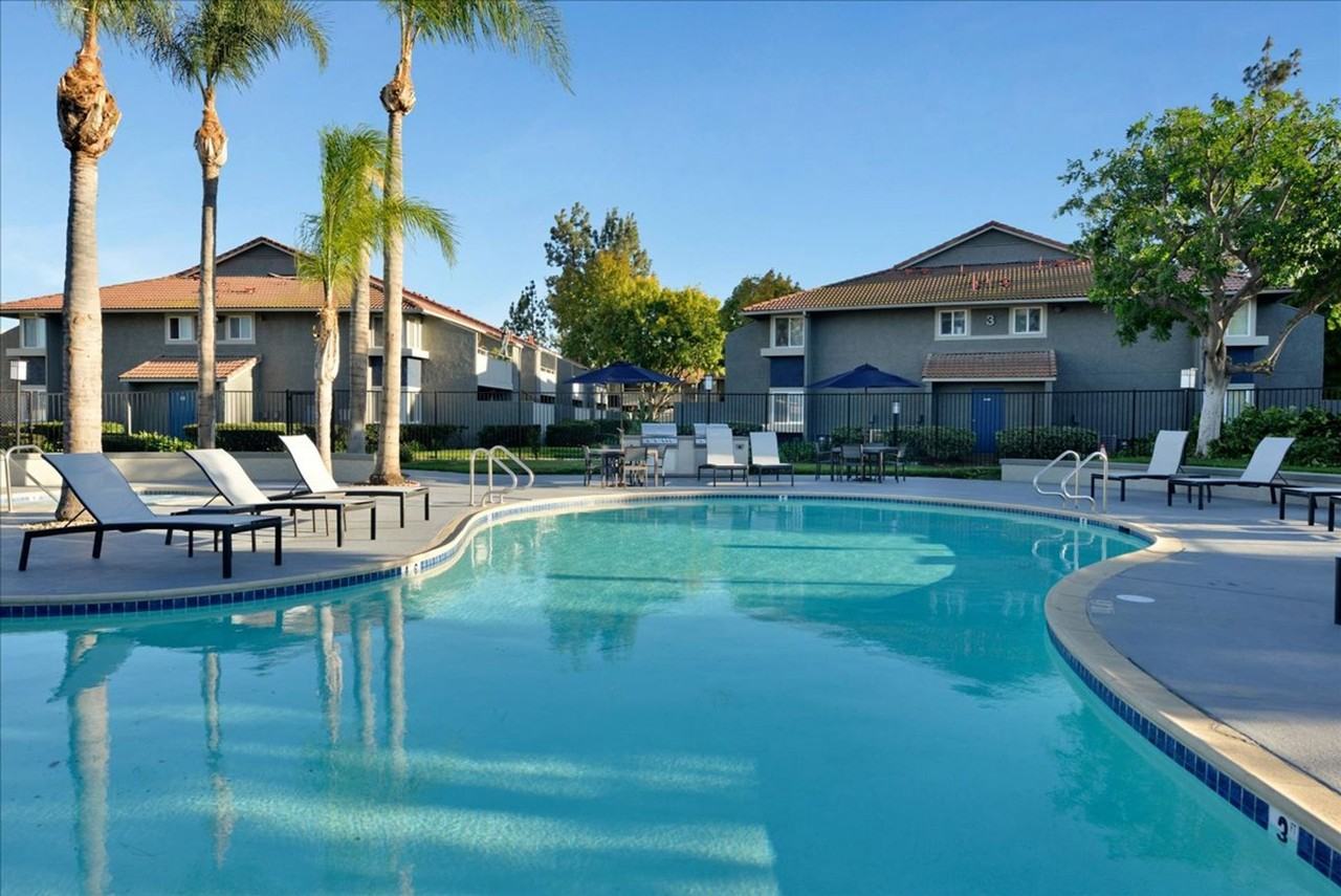 The 3900 Apartments - Photo 2 of 42