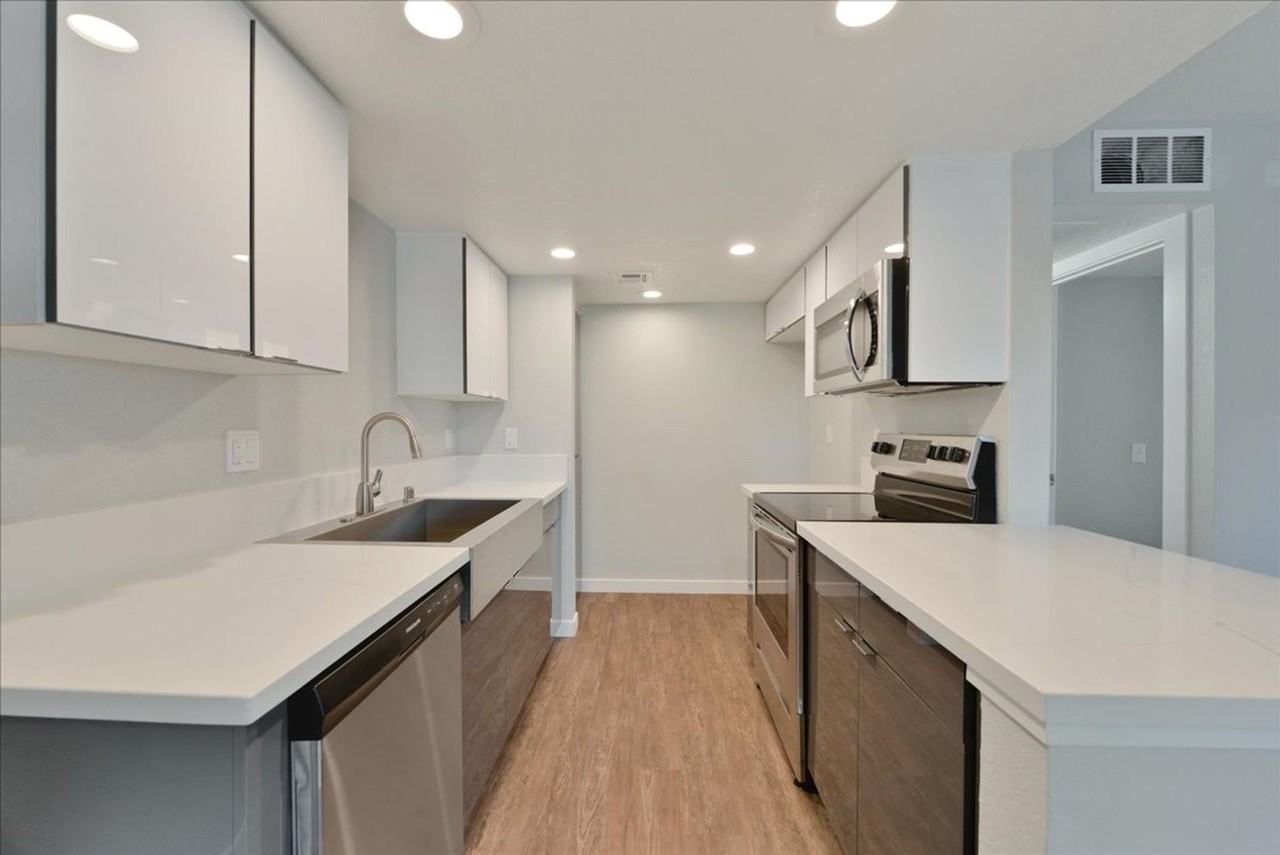 The 3900 Apartments - Photo 5 of 42