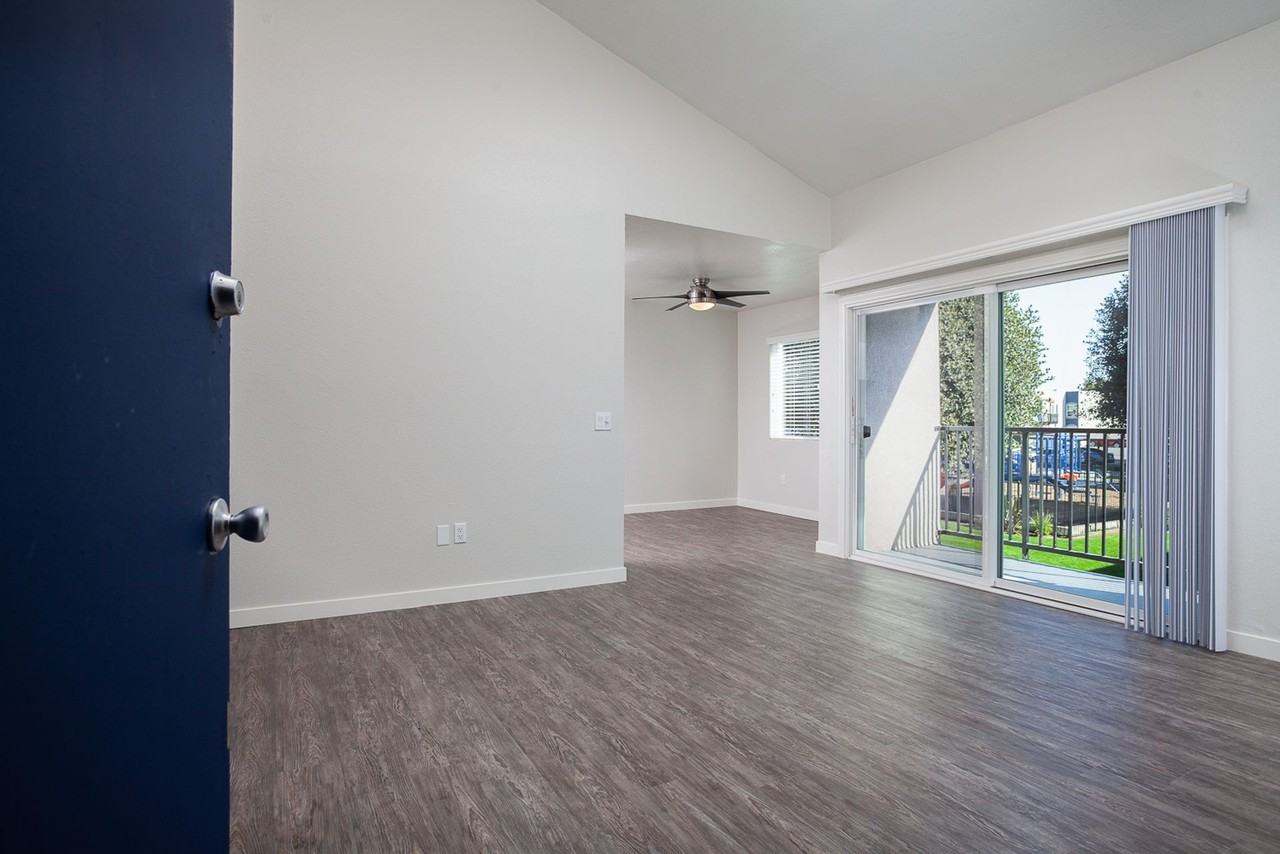 West Fifth Apartments - Photo 4 of 50