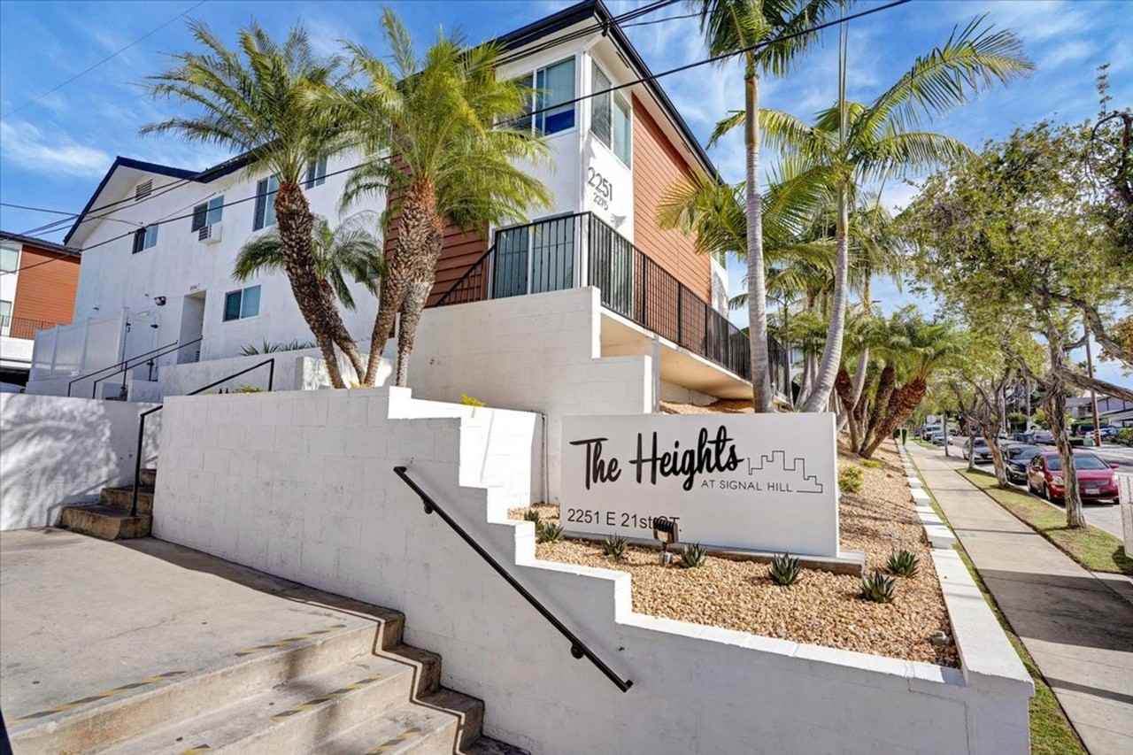 The Heights at Signal Hill Apartments 2201 E 21st St, Signal Hill, CA