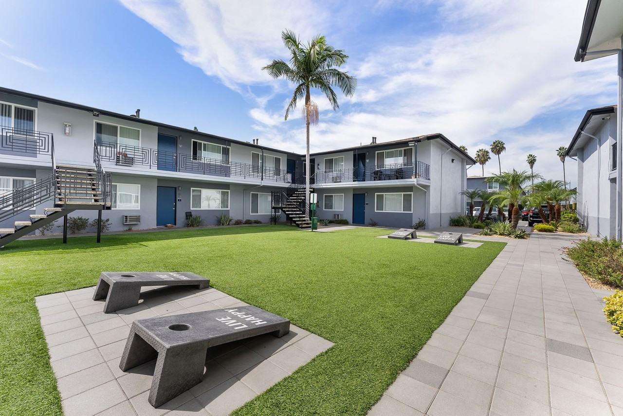 The Circle Apartments at Long Beach - Photo 4 of 50