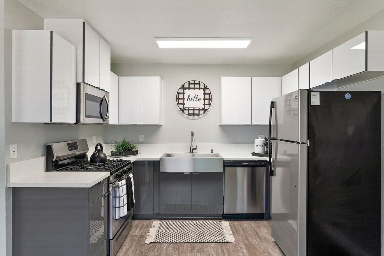 The Circle Apartments at Long Beach - Photo 5 of 50