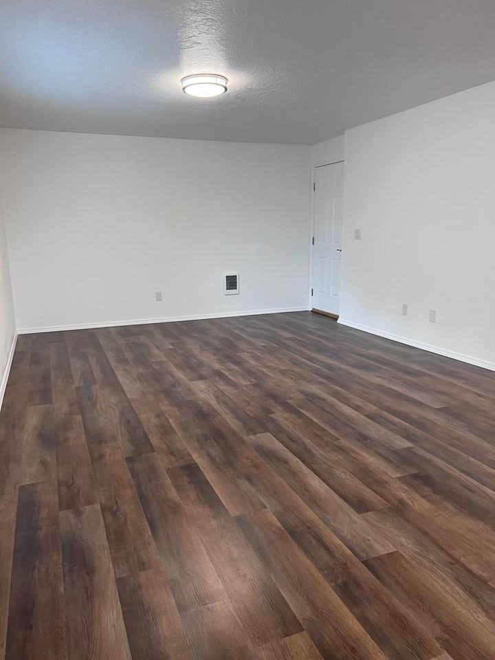 124-Viking Apartments - Photo 2 of 14