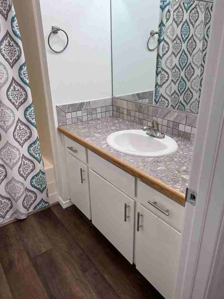 124-Viking Apartments - Photo 6 of 14