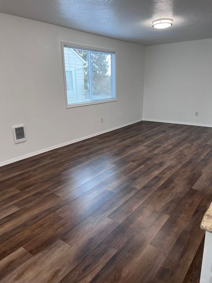 124-Viking Apartments - Photo 7 of 14