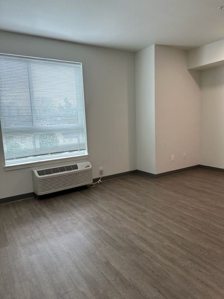 206- 990 Broadway Apartment Homes - Photo 3 of 27