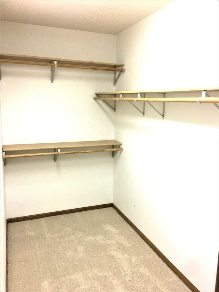 Mistwood Townhomes - 2925 - Photo 3 of 5