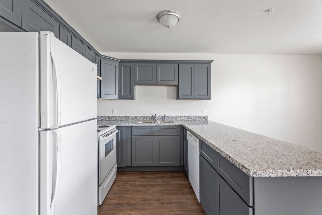 The Oaks - Photo 7 of 25