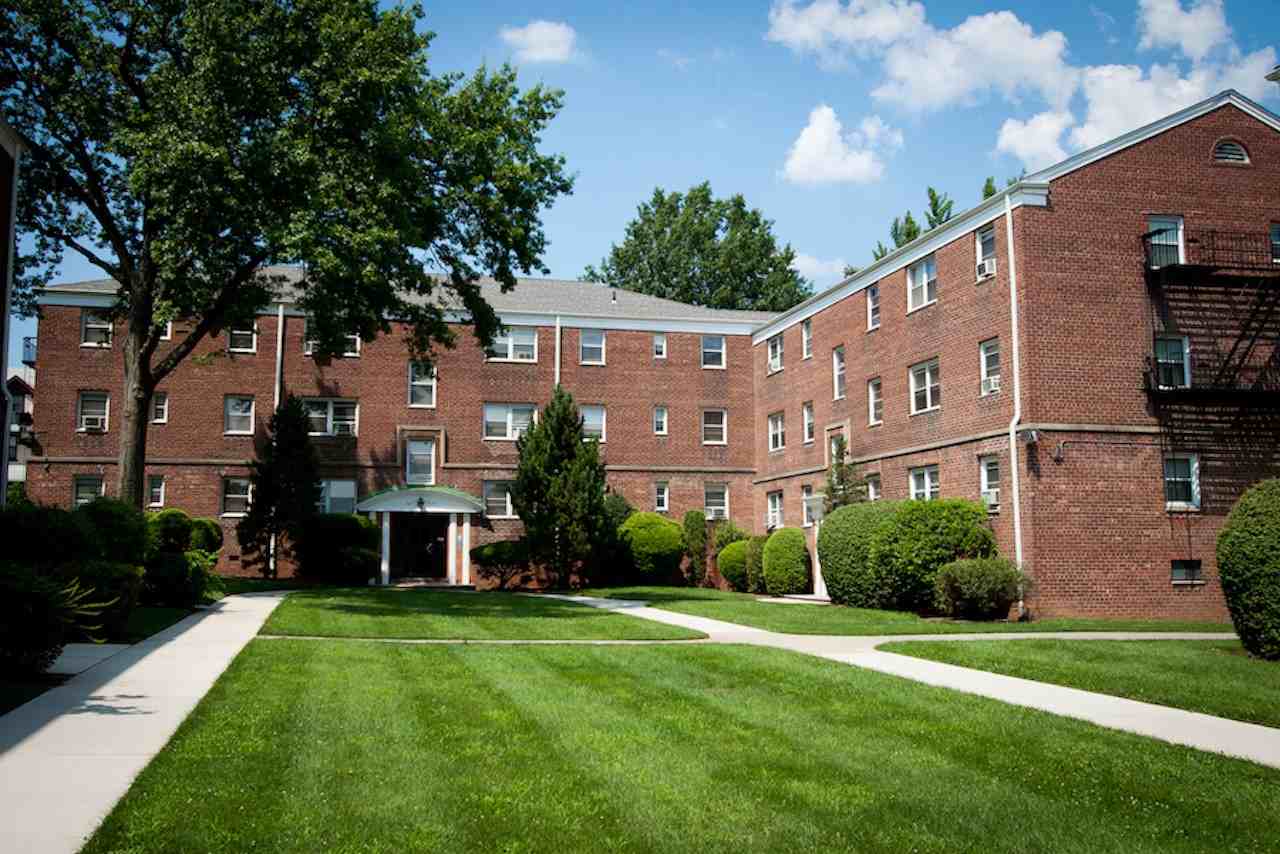 Lexington Garden Apartments - Photo 7 of 18