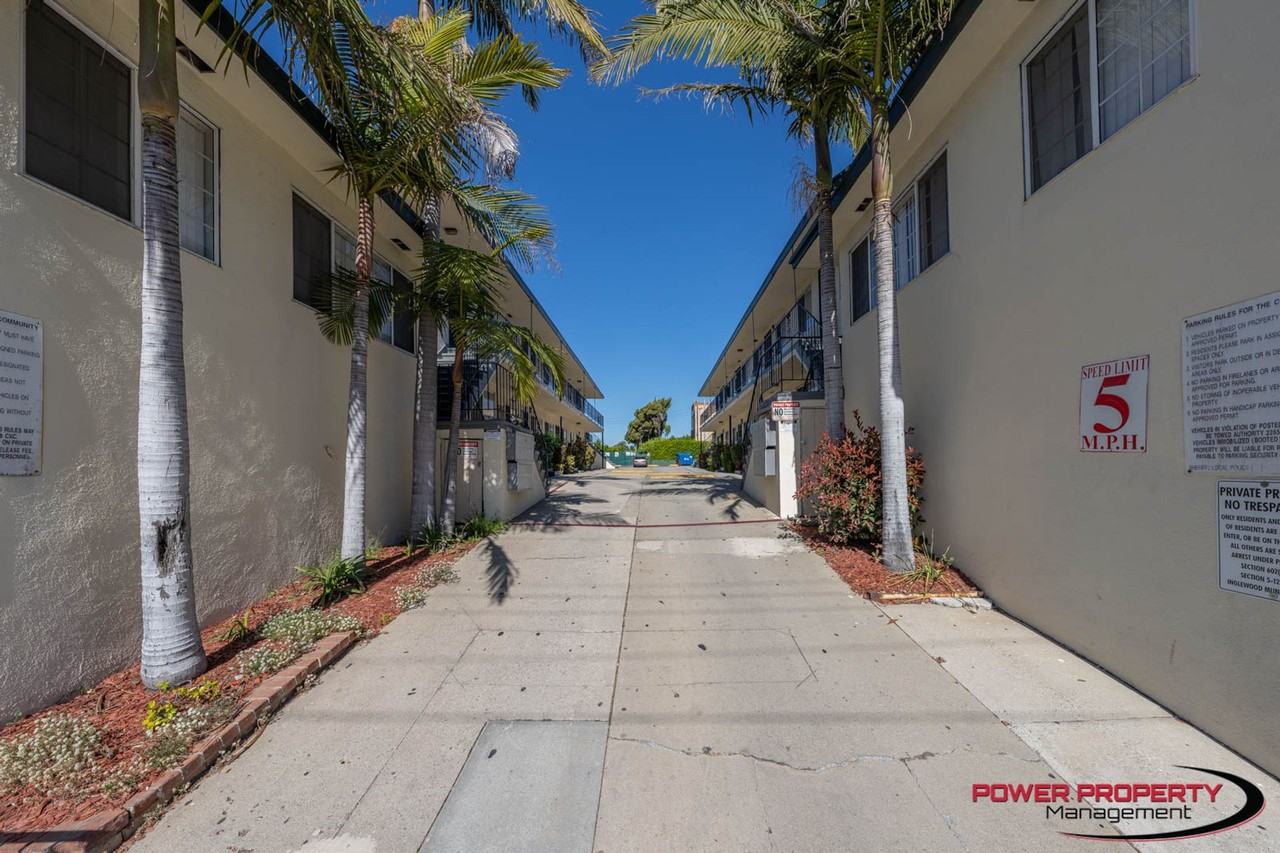 111-115 E. Beach Ave. - Photo 4 of 7