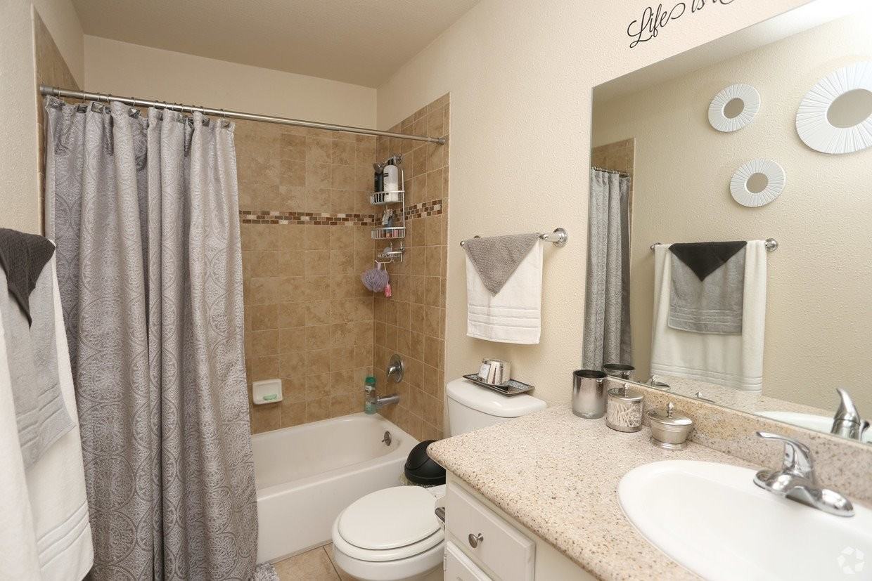 Pinewood Apartments - Photo 7 of 31