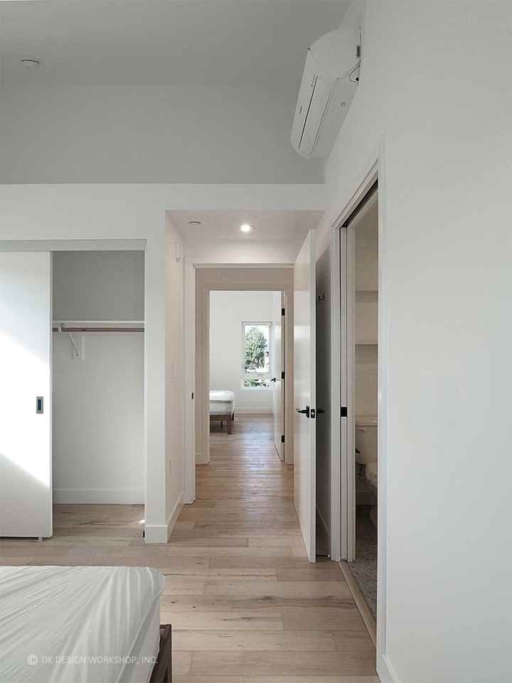 LINCOLN - Photo 2 of 11